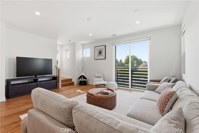 133 Jessup, Tustin, CA 92780