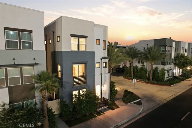 133 Jessup, Tustin, CA 92780