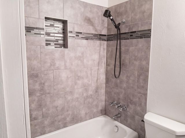 1817 Corte Eduardo Street SW, Albuquerque, NM 87105