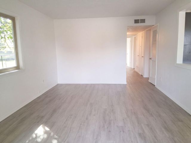 1817 Corte Eduardo Street SW, Albuquerque, NM 87105