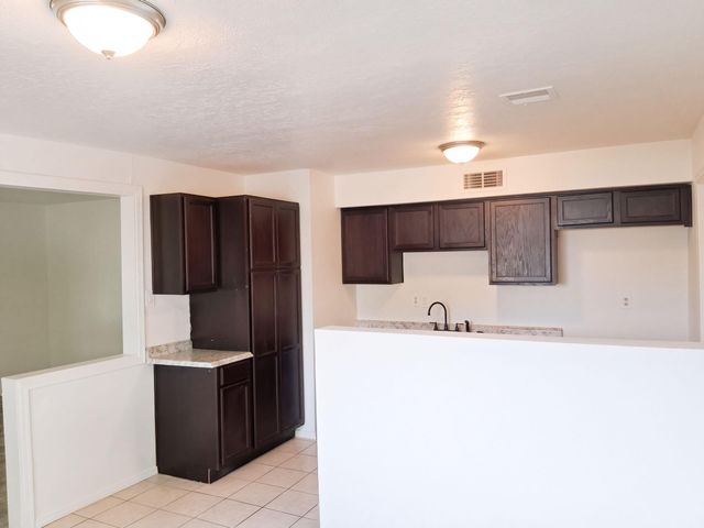 1817 Corte Eduardo Street SW, Albuquerque, NM 87105