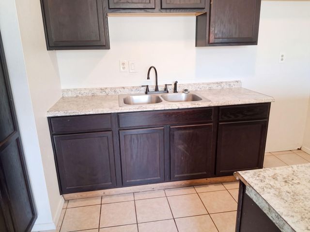 1817 Corte Eduardo Street SW, Albuquerque, NM 87105