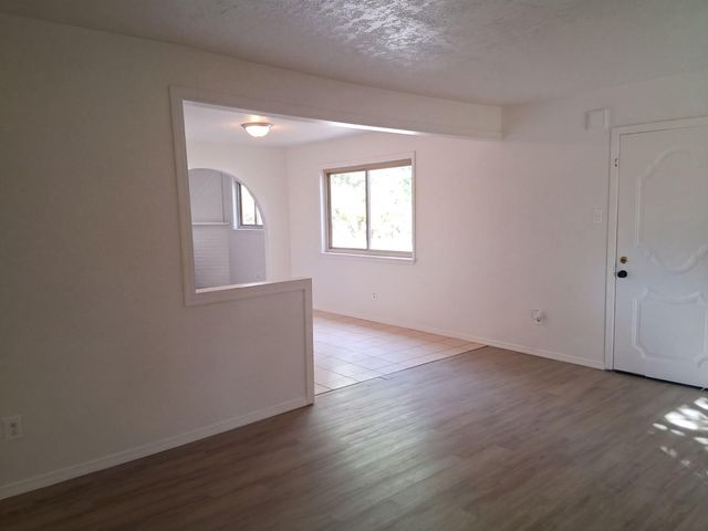 1817 Corte Eduardo Street SW, Albuquerque, NM 87105