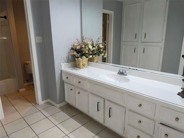 2128 Wimbleton Court, Pearland, TX 77581