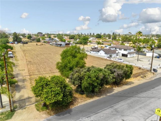 18438 Hawthorne, Bloomington, CA 92316