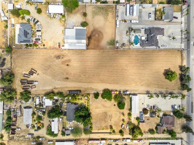 18438 Hawthorne, Bloomington, CA 92316