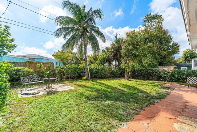 930 43rd Street, West Palm Beach, FL 33407