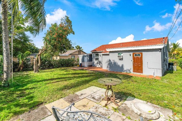 930 43rd Street, West Palm Beach, FL 33407