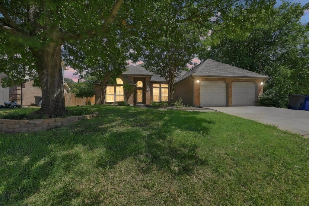 2304 Grimsley Terrace, Mansfield, TX 76063 — photo 2