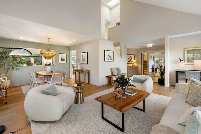 320 Corte Gabriel, Moraga, CA 94556