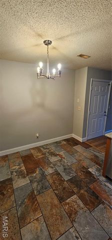 1460 Summergate Parkway J, St Peters, MO 63303