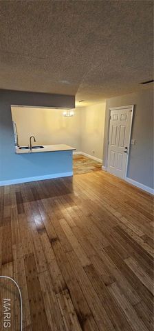 1460 Summergate Parkway J, St Peters, MO 63303