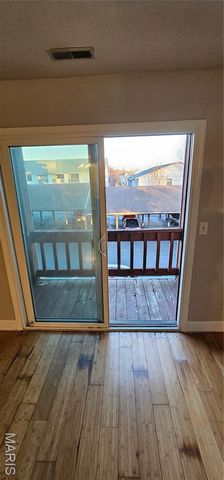 1460 Summergate Parkway J, St Peters, MO 63303