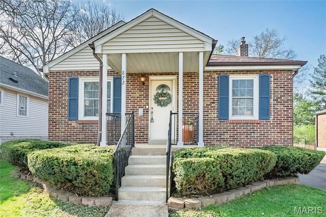 872 Queen Anne Place, Glendale, MO 63122