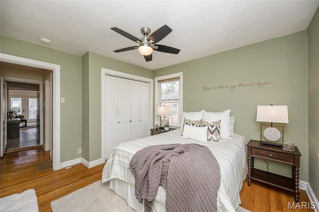 872 Queen Anne Place, Glendale, MO 63122