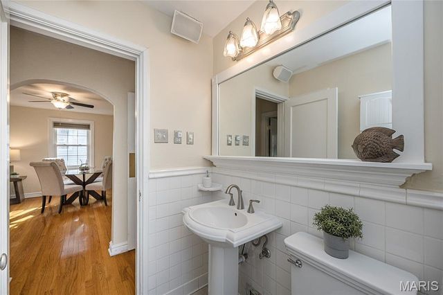 872 Queen Anne Place, Glendale, MO 63122