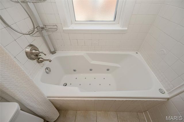 872 Queen Anne Place, Glendale, MO 63122