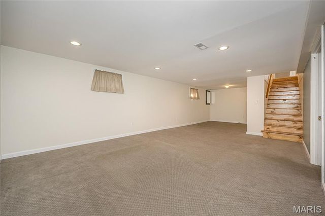 872 Queen Anne Place, Glendale, MO 63122