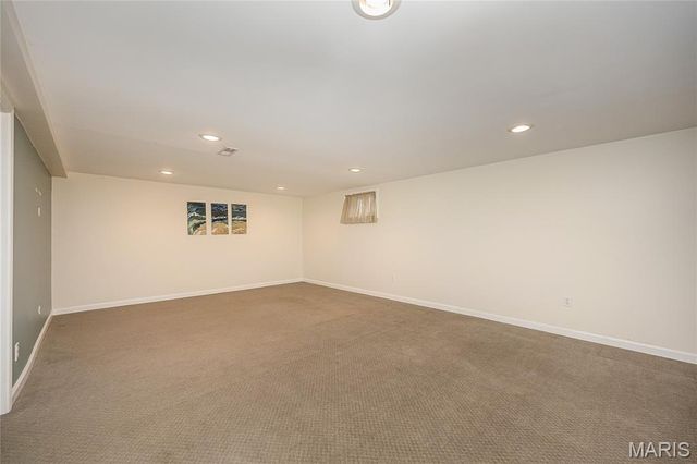 872 Queen Anne Place, Glendale, MO 63122