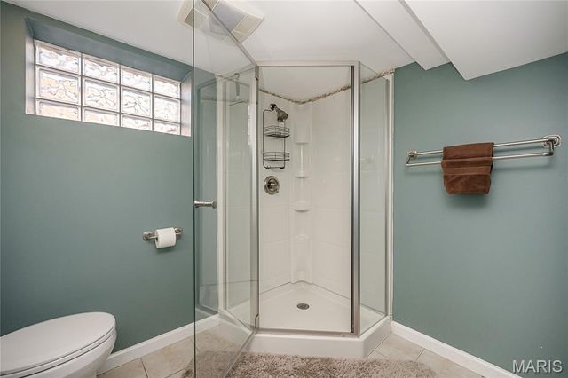 872 Queen Anne Place, Glendale, MO 63122