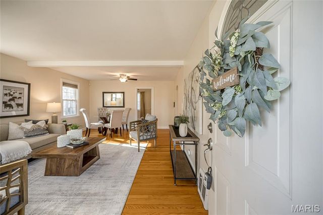 872 Queen Anne Place, Glendale, MO 63122