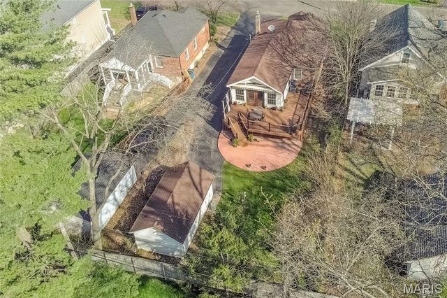 872 Queen Anne Place, Glendale, MO 63122