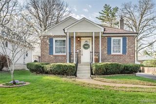 872 Queen Anne Place, Glendale, MO 63122