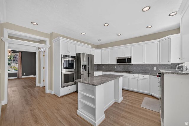 2217 W KENSINGTON PARK DR, West Jordan, UT 84088