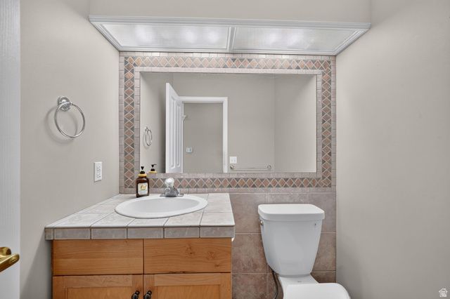 2217 W KENSINGTON PARK DR, West Jordan, UT 84088
