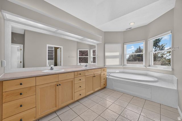 2217 W KENSINGTON PARK DR, West Jordan, UT 84088