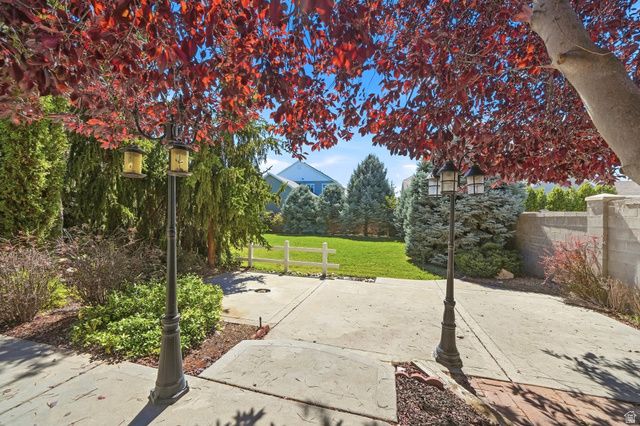 2217 W KENSINGTON PARK DR, West Jordan, UT 84088