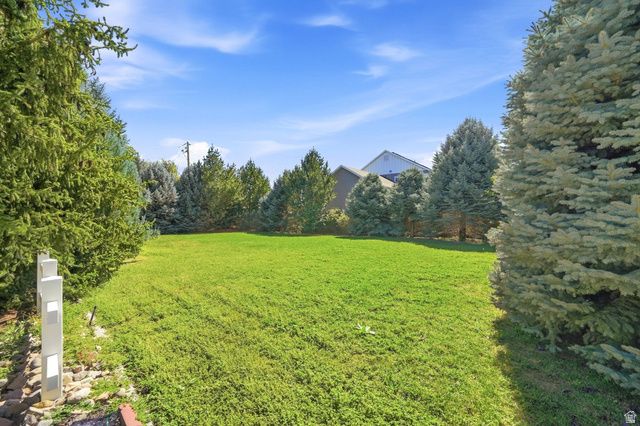 2217 W KENSINGTON PARK DR, West Jordan, UT 84088