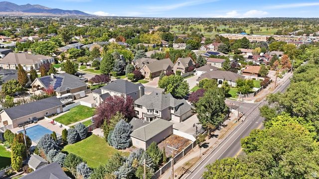 2217 W KENSINGTON PARK DR, West Jordan, UT 84088
