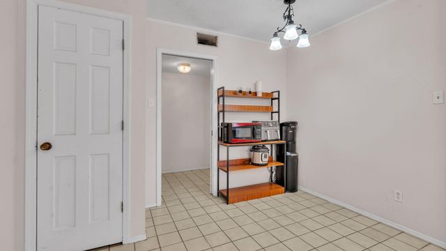 2908 ALAMOGORDO Drive NW, Albuquerque, NM 87120