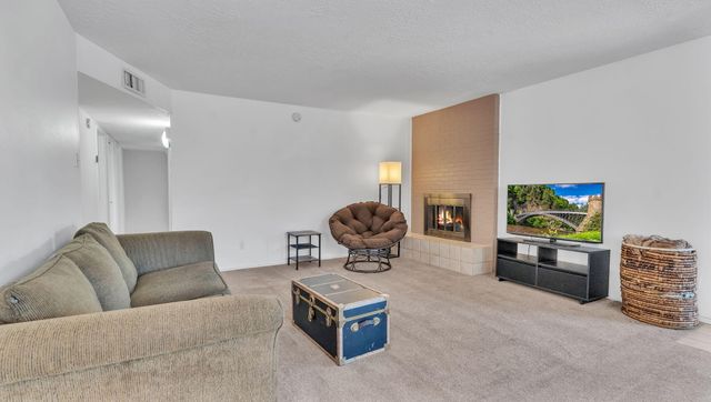 2908 ALAMOGORDO Drive NW, Albuquerque, NM 87120