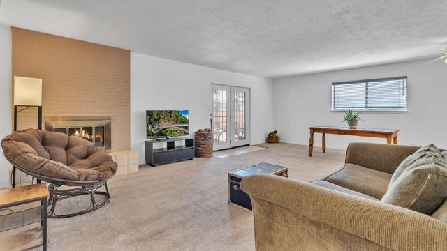 2908 ALAMOGORDO Drive NW, Albuquerque, NM 87120