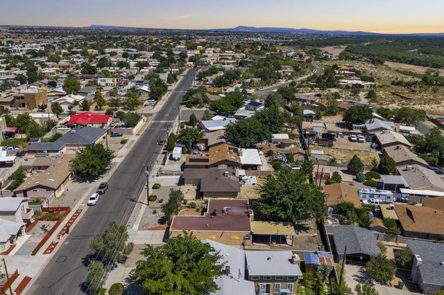 2908 ALAMOGORDO Drive NW, Albuquerque, NM 87120