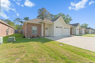 9900 Country Club Dr #2-A, Denham Springs, LA 70726