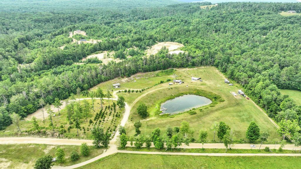 548 Old Bennington Road, Greenfield, NH 03047