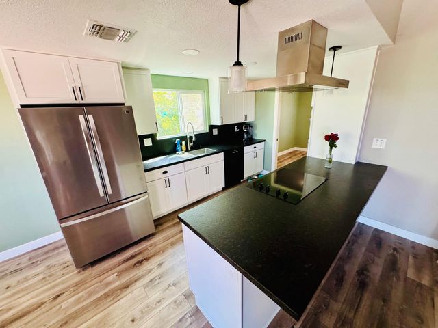 1530 Vista Creek Dr, Roseville, CA 95661