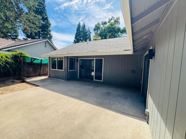 1530 Vista Creek Dr, Roseville, CA 95661