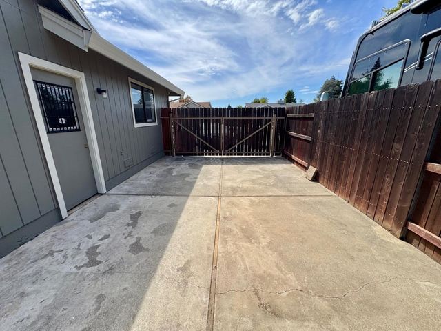 1530 Vista Creek Dr, Roseville, CA 95661
