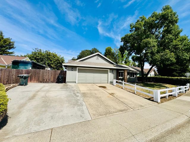 1530 Vista Creek Dr, Roseville, CA 95661