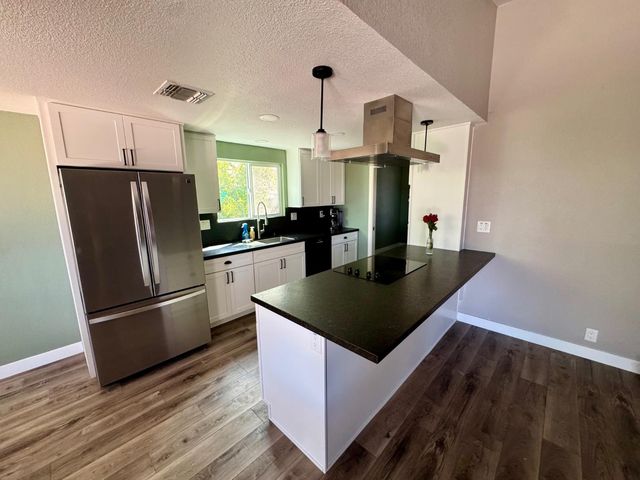 1530 Vista Creek Dr, Roseville, CA 95661