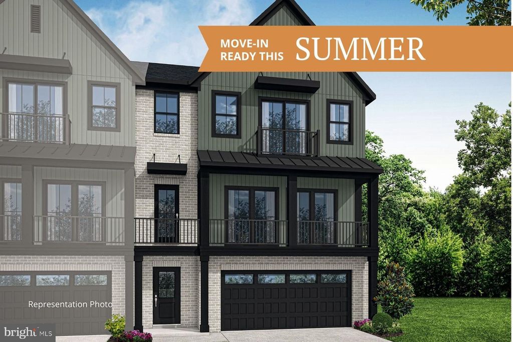 2151 S AUTUMN CHASE DR, Mechanicsburg, PA 17055