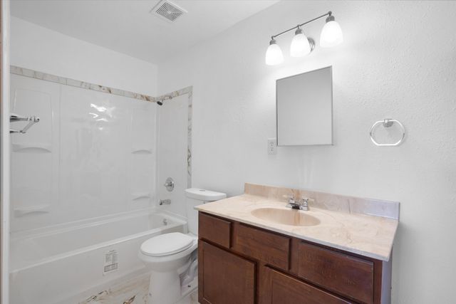 424 Airport Drive SW, Albuquerque, NM 87121