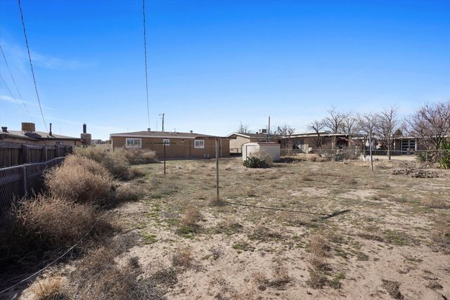 424 Airport Drive SW, Albuquerque, NM 87121