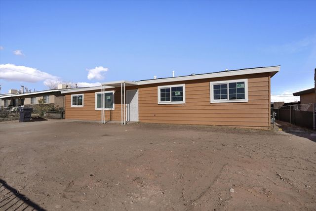 424 Airport Drive SW, Albuquerque, NM 87121