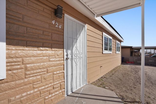 424 Airport Drive SW, Albuquerque, NM 87121