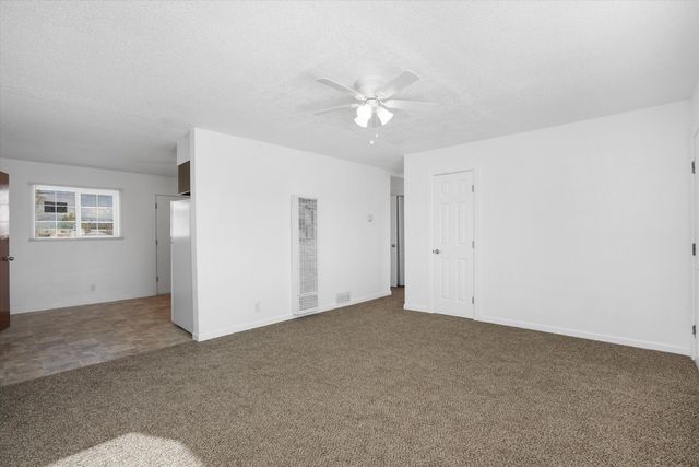 424 Airport Drive SW, Albuquerque, NM 87121